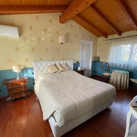 Lussuosa Villa Vicino Alla Stazione Caronno Pertusella Eksteriør bilde