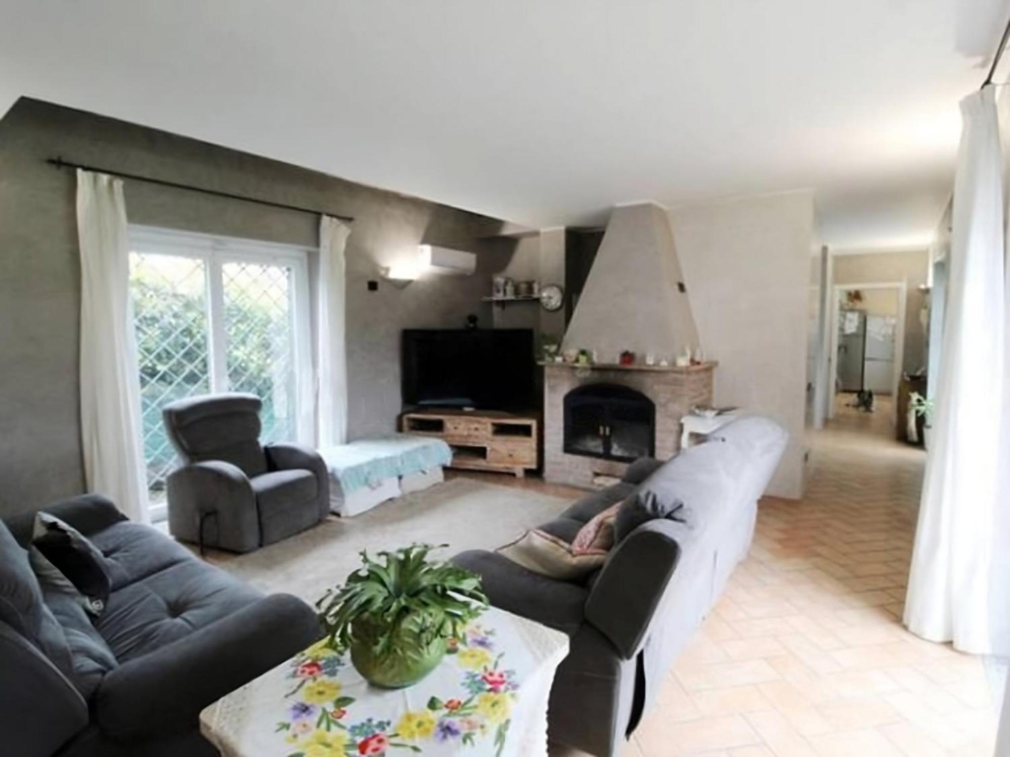 Lussuosa Villa Vicino Alla Stazione Caronno Pertusella Eksteriør bilde